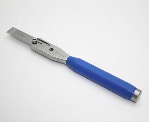 FLEXIBLE CHISELS AND BLADES